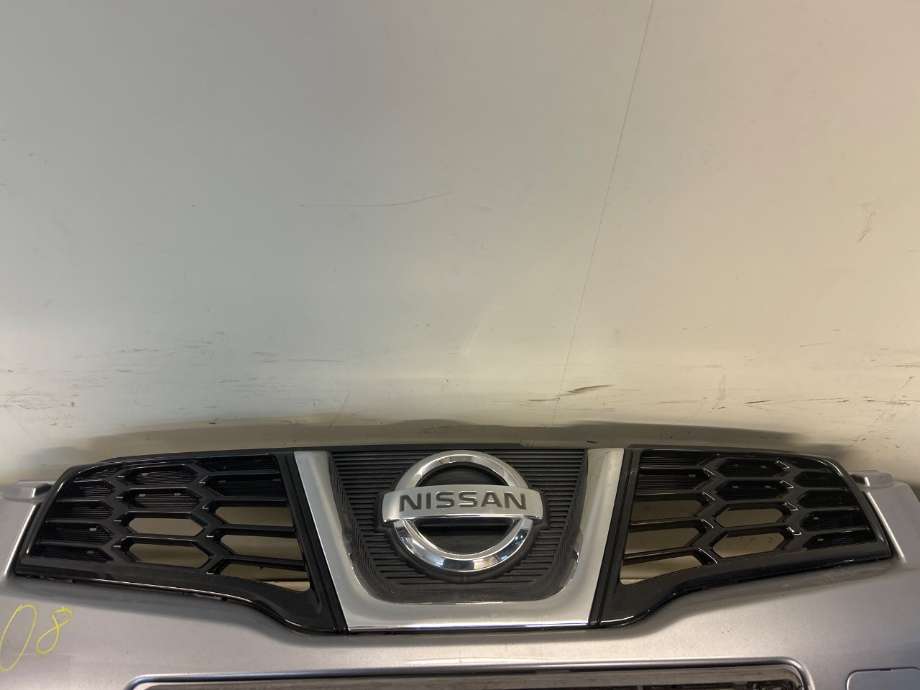Grill til Nissan Qashqai, 2007-2010 (Type I, Fase 1)  (NISSAN|62310BR00A)