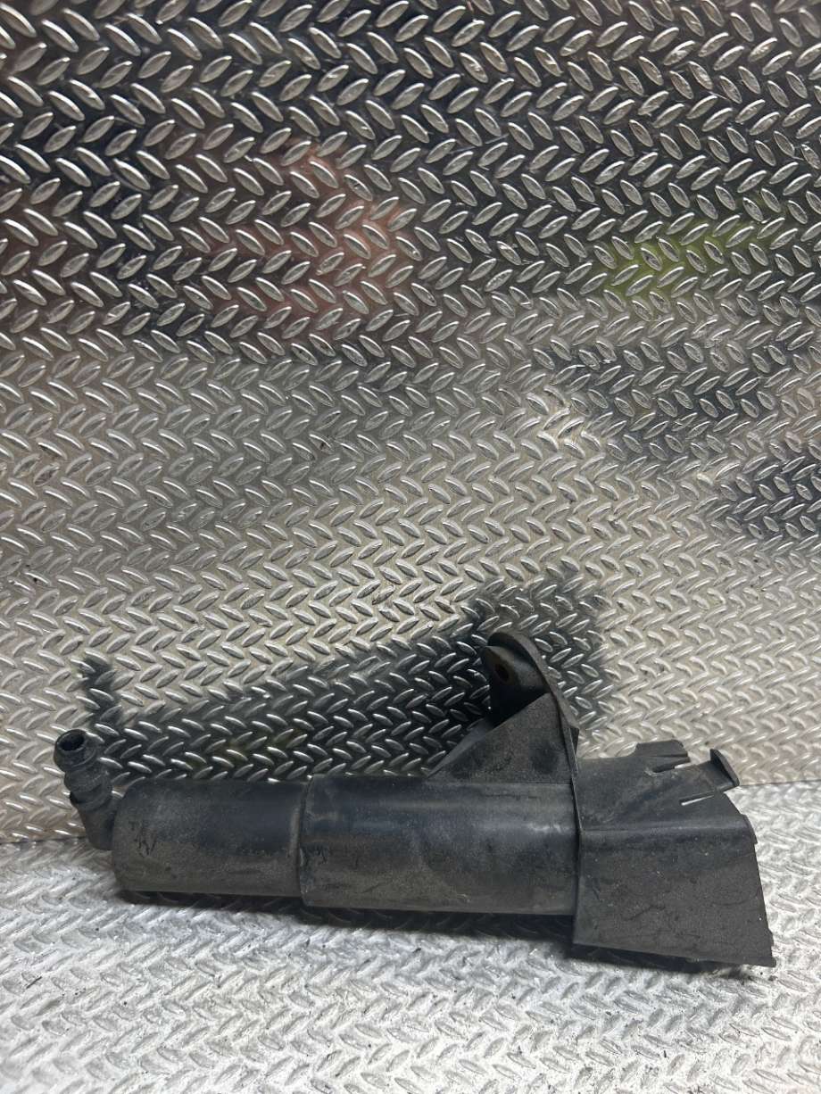 Lyktespylerdyse til Toyota Avensis 2003-2008 (Type II)  (TOYOTA|8520705020|)