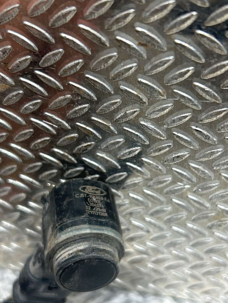 Parkeringssensor bak til Ford Kuga 2013-2019  (FORD|2018396|GK2T15K859EA|CJ5T15K859EA)