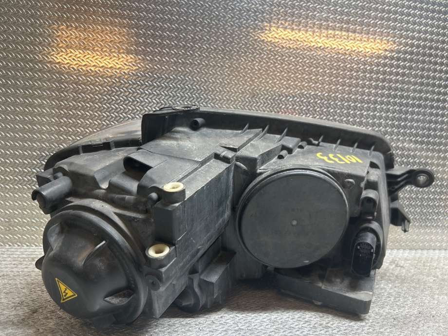 Frontlykt venstre xenon til VW Touran 2007-2010 (Type I, Fase 2)  (VOLKSWAGEN|1T1941753A||1T1941751A)