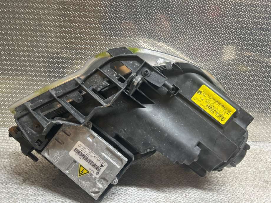 Frontlykt venstre xenon til VW Touran 2007-2010 (Type I, Fase 2)  (VOLKSWAGEN|1T1941753A||1T1941751A)