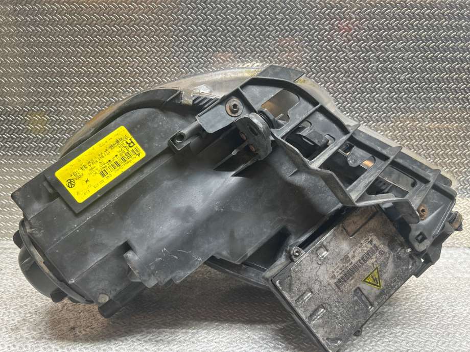 Frontlykt høyre xenon til VW Touran 2007-2010 (Type I, Fase 2)  (VOLKSWAGEN|1T1941754A||1T1941752A)