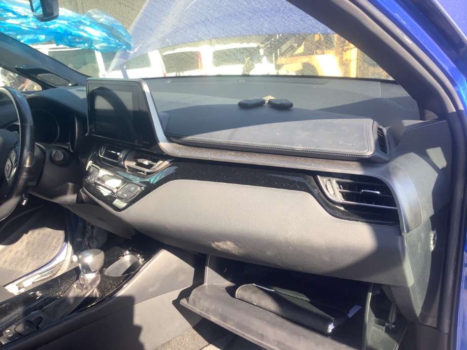 Dashbord til Toyota C-HR, 2016-->>  (TOYOTA|)