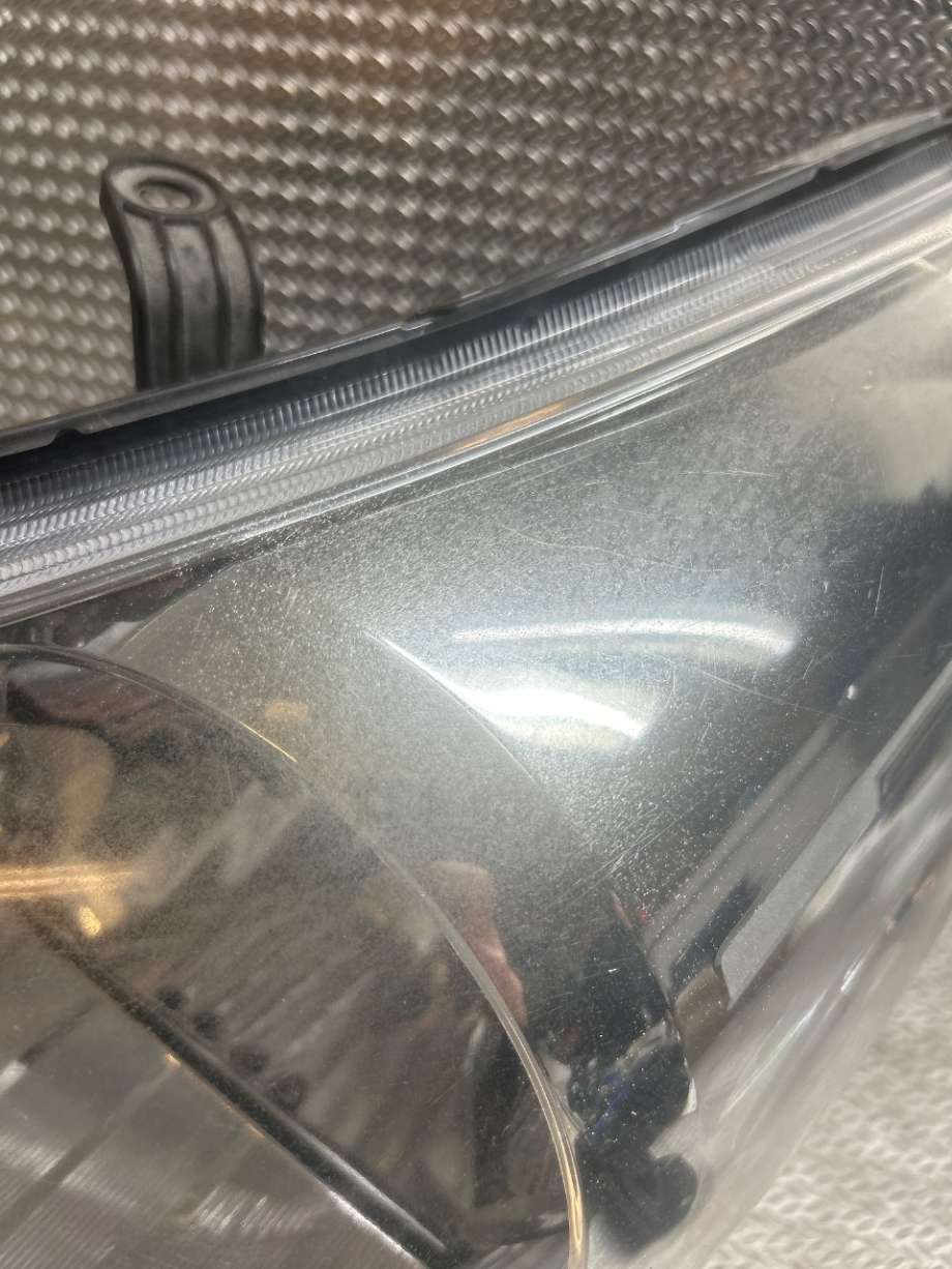 Frontlykt venstre halogen til Toyota Verso 2009-2016 (Type III)  (TOYOTA|811700F090||811500F09000)