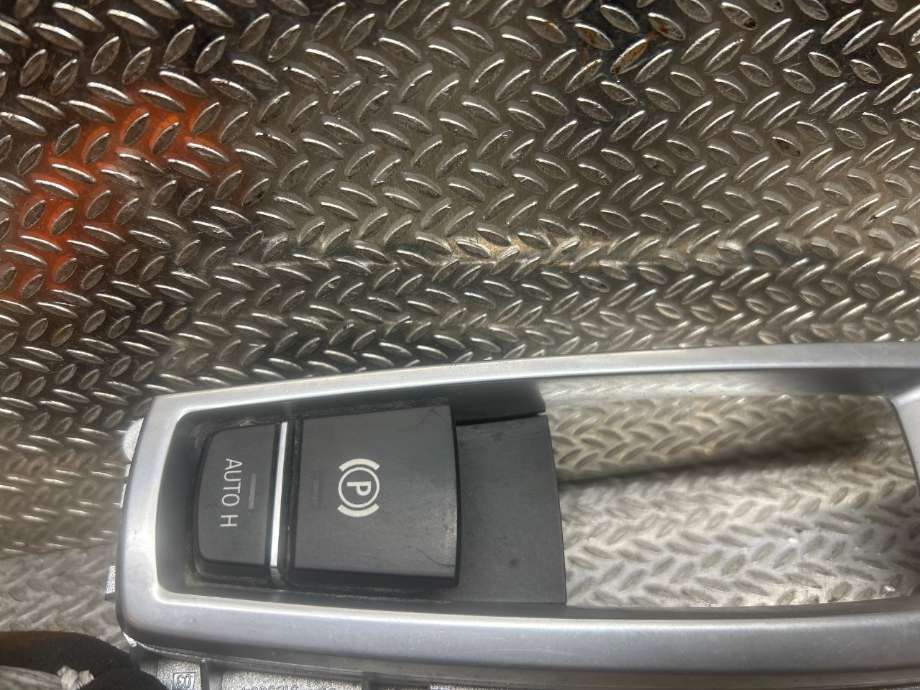 Bryter elektrisk håndbrekk/parkbrems til BMW X3 2010-2017 (F25) (F25) (BMW|61319877889|)