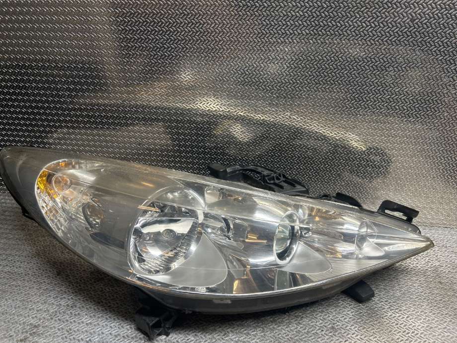 Frontlykt høyre halogen til Peugeot 207, 2006-2012  (PEUGEOT|620696)