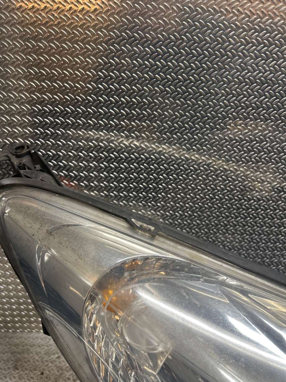 Frontlykt høyre halogen til Peugeot 207 2006-2012  (PEUGEOT|620696|9683683880/01|89901696)
