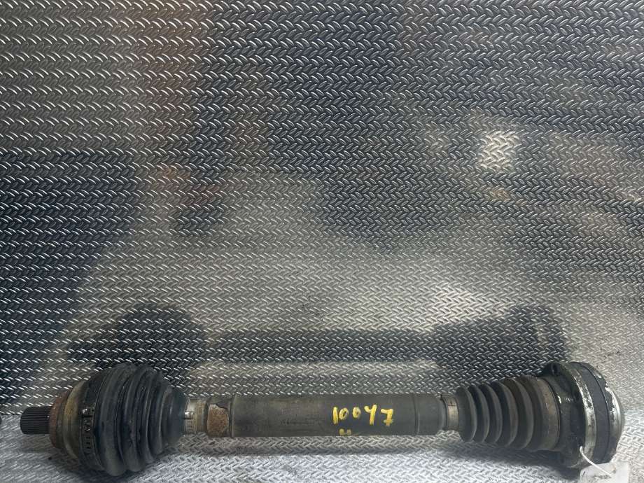 Drivaksel høyre foran til VW Passat, 2011-2015 (B7) (B7) (VOLKSWAGEN|3C0407272BD)