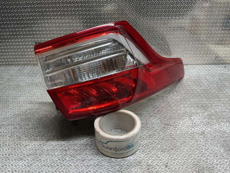 Baklykt venstre til Ford Kuga 2013-2019  (FORD|CV44-13405-BH|2039549|CV44-13405-BG)