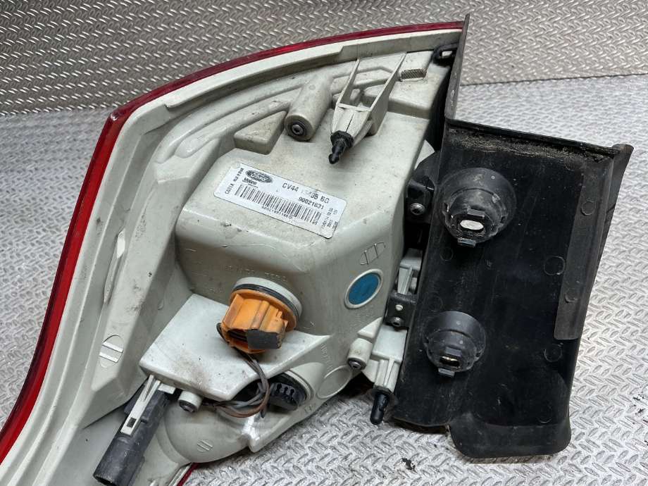 Baklykt venstre til Ford Kuga 2013-2019  (FORD|CV44-13405-BH|2039549|CV44-13405-BG)