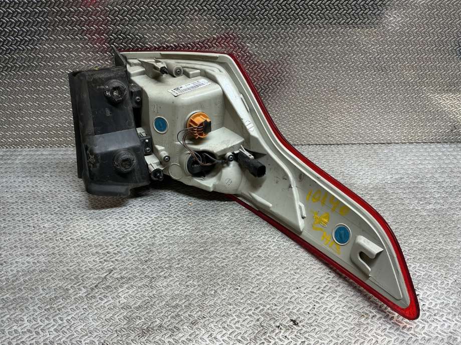 Baklykt høyre til Ford Kuga 2013-2019  (FORD|CV44-13404-BH|2039551|CV44-13404-BG)
