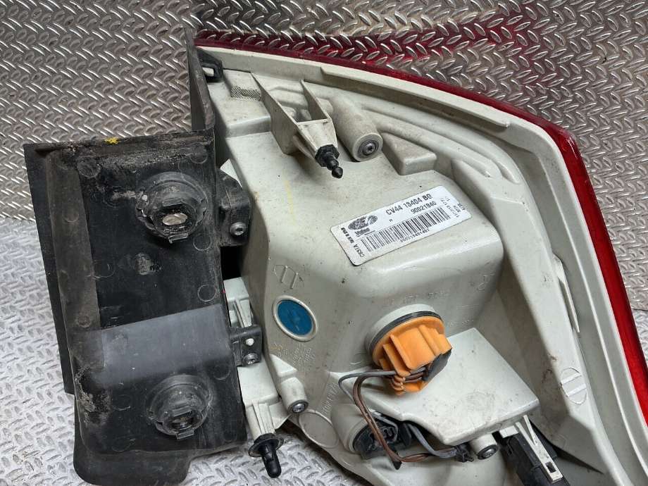 Baklykt høyre til Ford Kuga 2013-2019  (FORD|CV44-13404-BH|2039551|CV44-13404-BG)