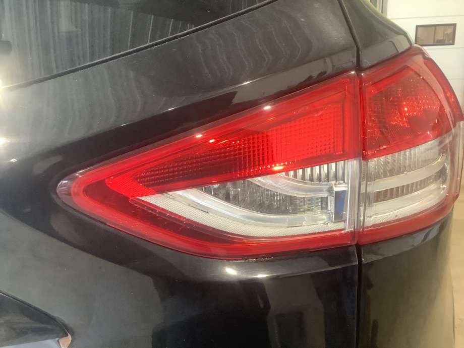 Baklykt høyre indre til Ford Kuga, 2013-2019  (FORD|1938131)