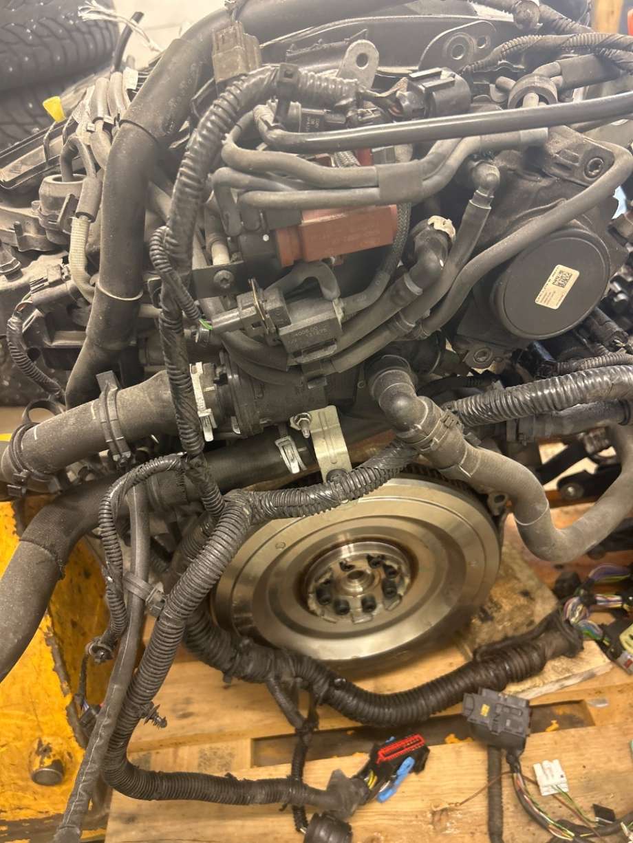 Motor diesel til Ford Kuga 2013-2019  (FORD|1854467|AV4Q-6006-AD|)