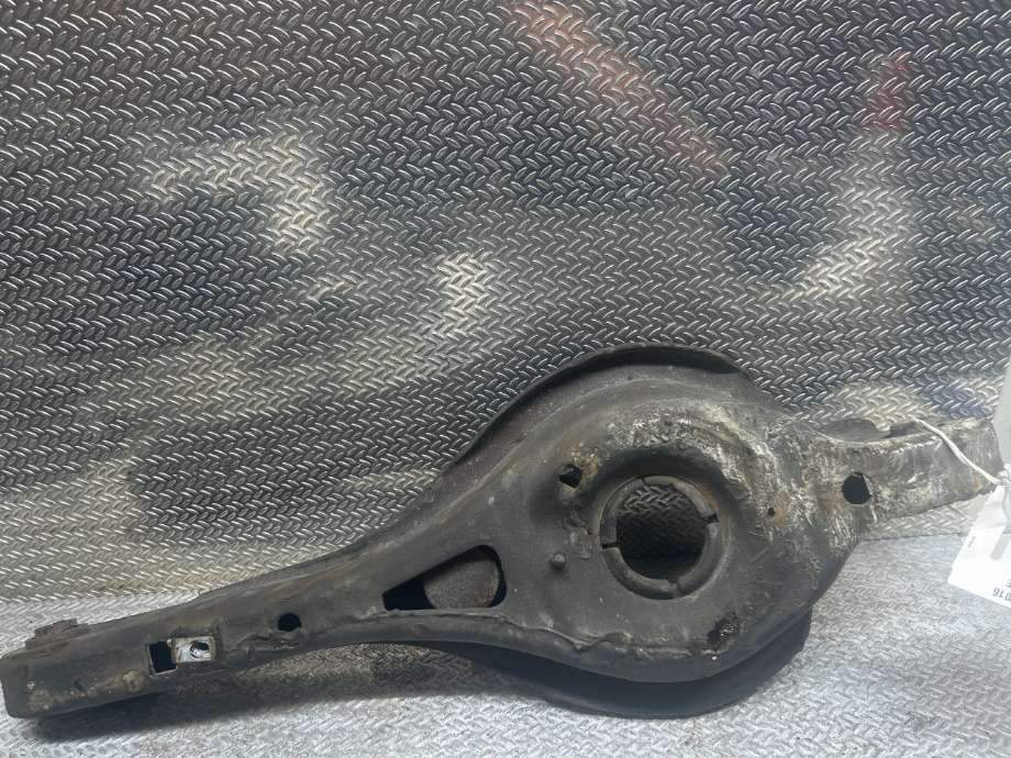 Bærebru høyre bak til Ford Kuga, 2013-2019  (FORD|2271246)