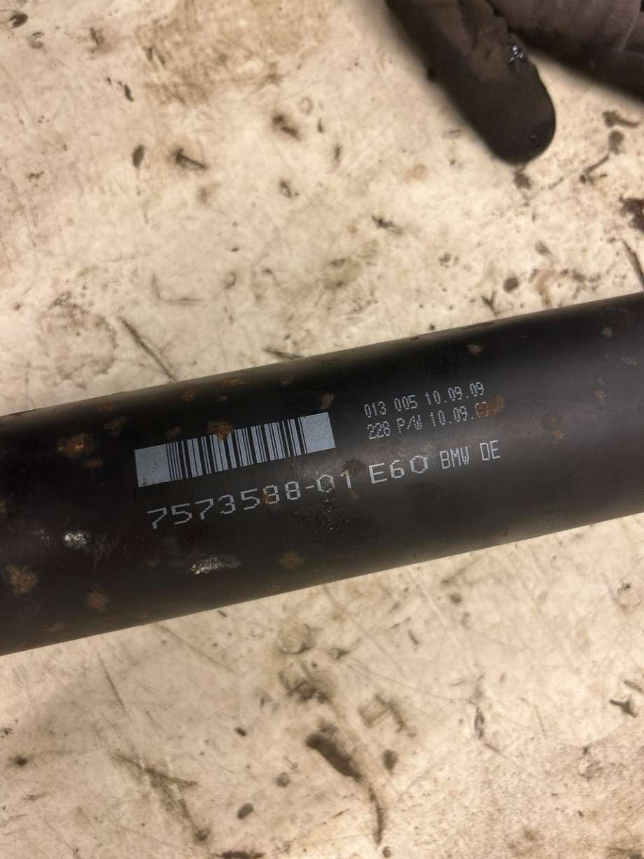 Mellomaksel til BMW 5-Serie 2003-2010 (E60/E61) (E60/E61) (26107573588|26 10 7 573 588|7573588)