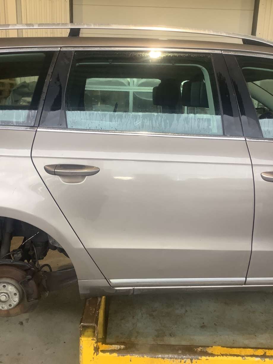 Dør høyre bak til VW Passat, 2011-2015 (B7) (B7) (VOLKSWAGEN|3AF833056)