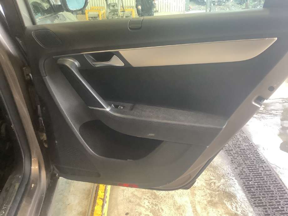 Dør høyre bak til VW Passat 2011-2015 (B7) (B7) (VOLKSWAGEN|3AF833056|)