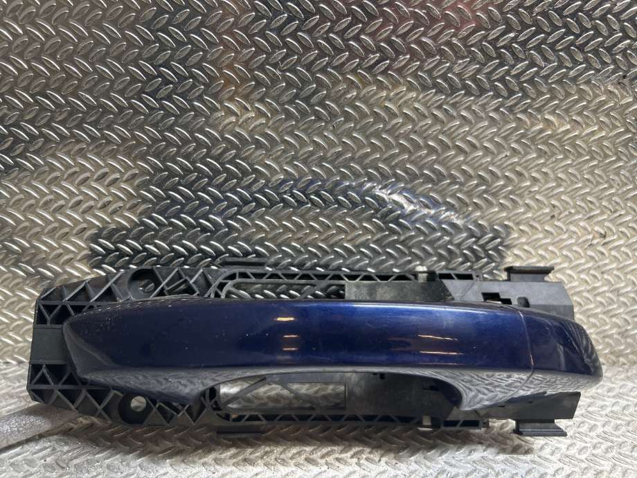 Dørhåndtak utv høyre bak til VW Passat, 2011-2015 (B7) (B7) (VOLKSWAGEN|3C0837886J)