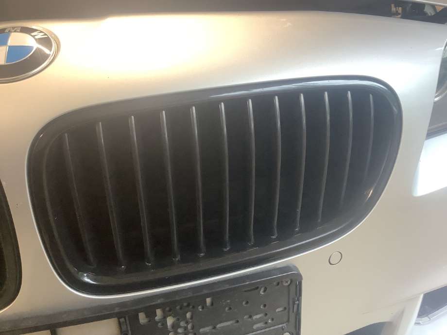 Grill venstre til BMW 5-Serie, 2010-2017 (F10/F11) (F10/F11) (BMW|51712165529)