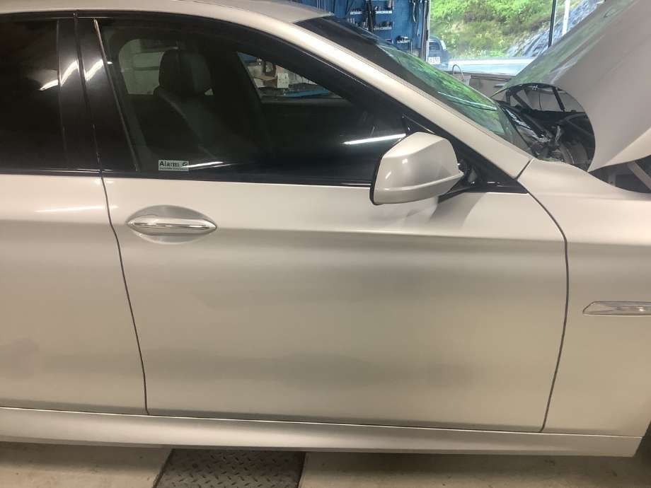 Dør høyre foran til BMW 5-Serie, 2010-2017 (F10/F11) (F10/F11) (BMW|41 00 9 628 754)