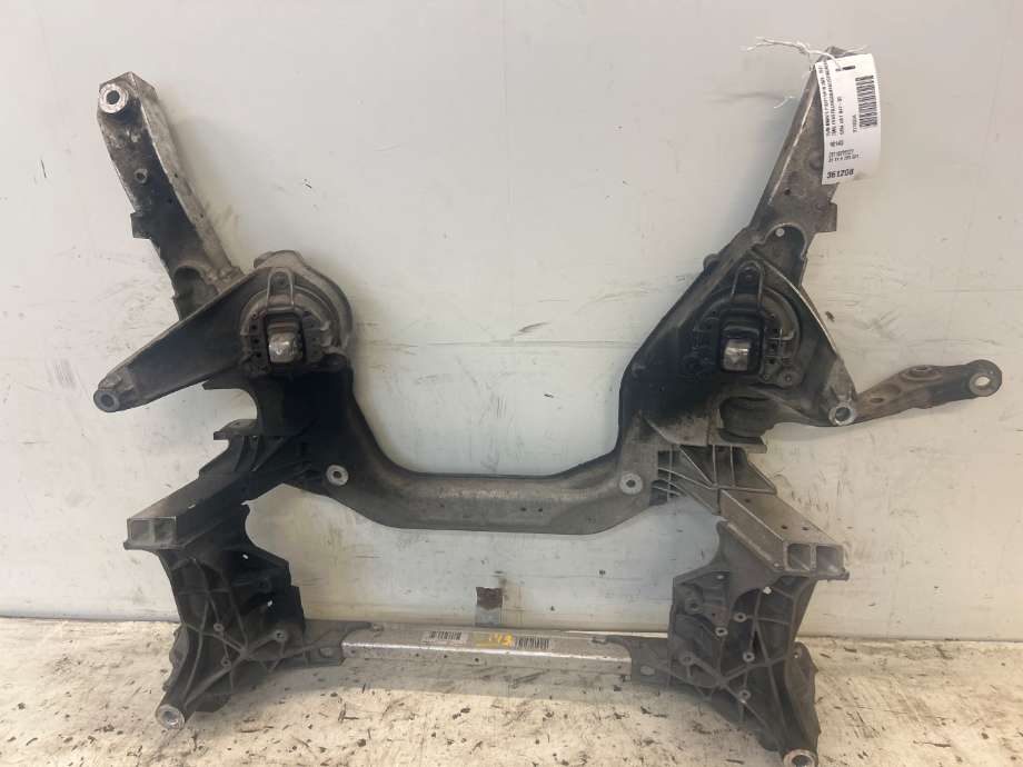Travers foran hoved til BMW 5-Serie, 2010-2017 (F10/F11) (F10/F11) (BMW|31116799321)
