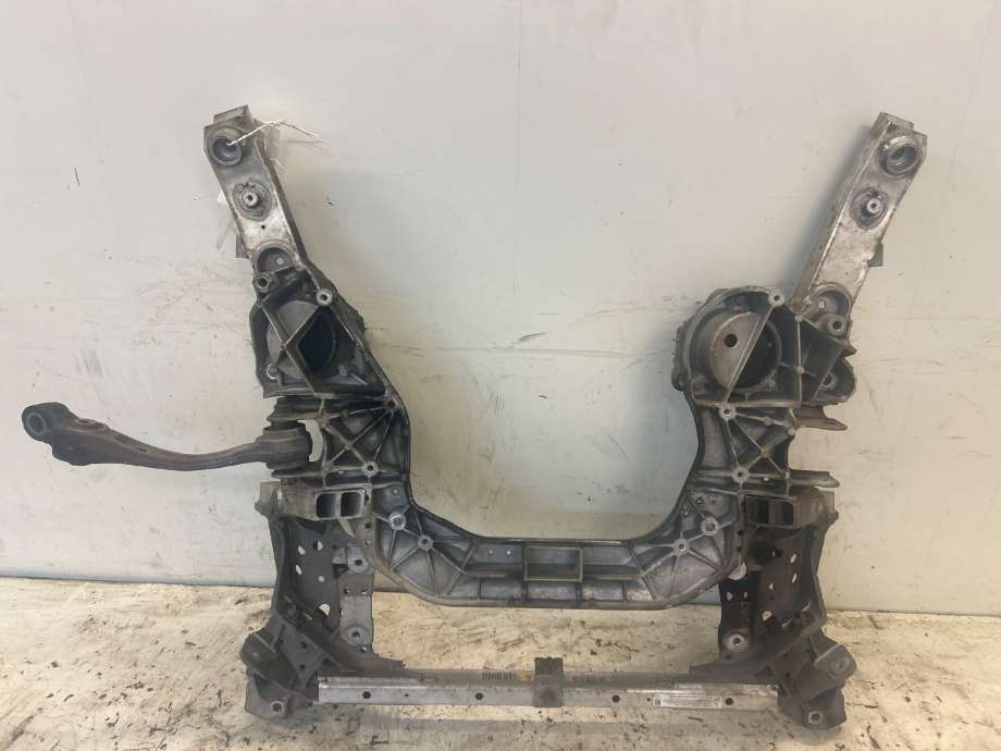 Travers foran hoved til BMW 5-Serie 2010-2017 (F10/F11) (F10/F11) (BMW|31116799321|31 11 6 799 321|)