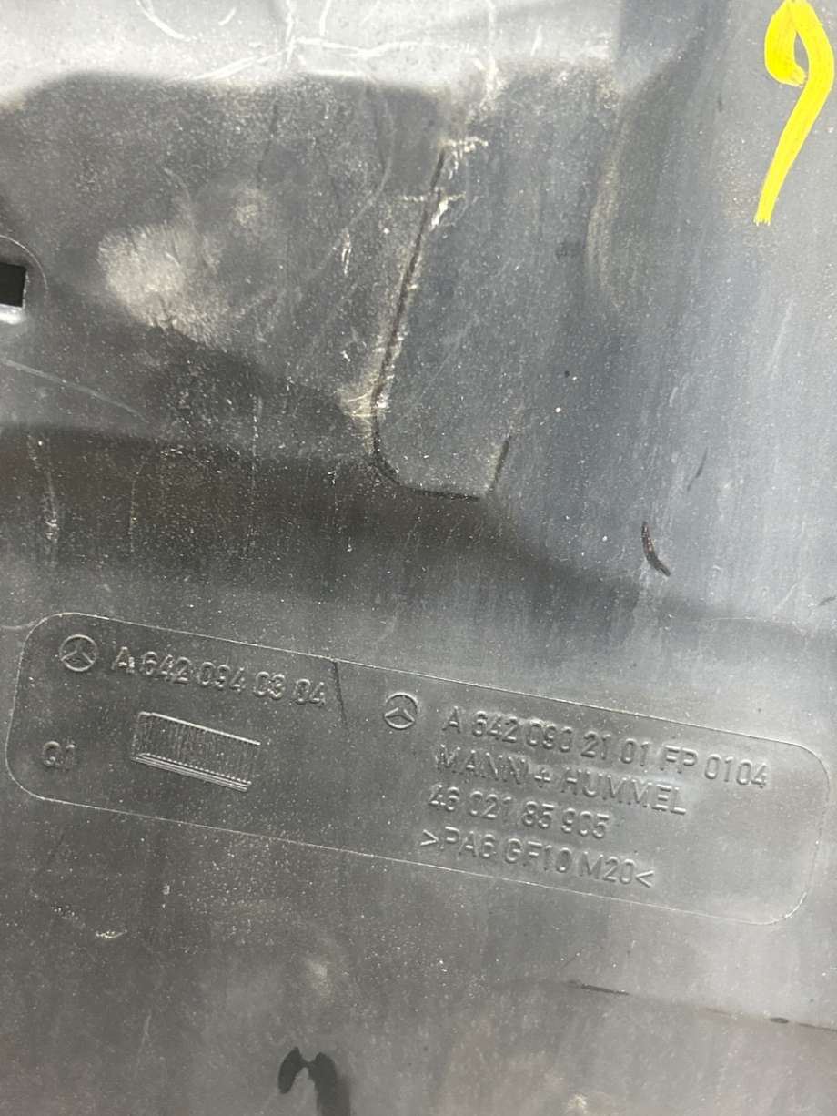 Luftfilterboks til Mercedes ML 2005-2011 (W164) (W164) (MERCEDES|A6420902101|A 642 090 21 01)