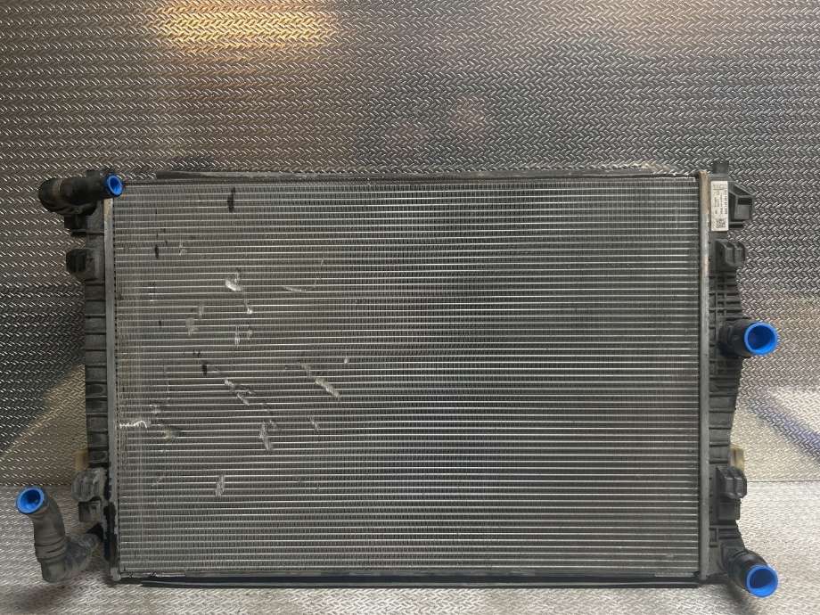 Radiator (automat gir) til VW e-Golf, 2014-2017 (Fase 1)  (VOLKSWAGEN|5Q0121251GR)