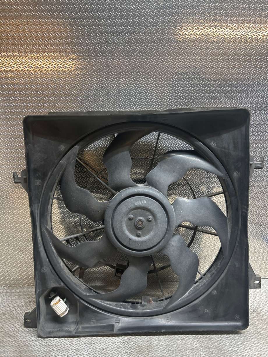 Kjølevifte til Hyundai Ix35 2010-2015 (HYUNDAI|253802Y000|)