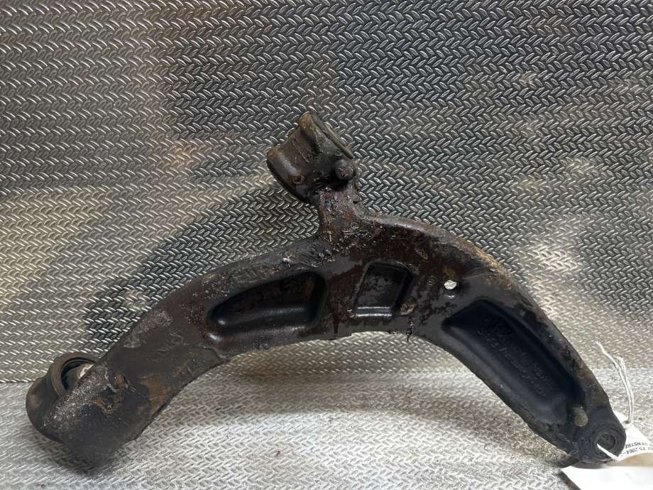 Bærebru venstre foran nedre til VW Transporter / Caravelle 2009-2015 (Fase 2) (T5) (T5) (VOLKSWAGEN|7E0407151C|7E0407151B|)