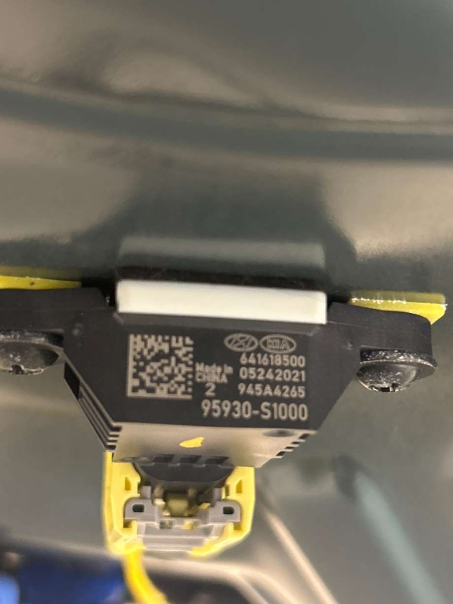 Airbag sensor høyre til Hyundai Ioniq 5 2021-->>  (HYUNDAI|95930S1000|)