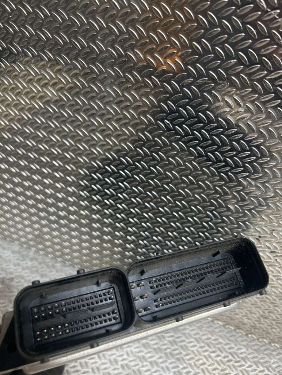 Styreenhet motor til Škoda Octavia 2013-2016 (Type III, Fase 1) (SKODA|04L906021P|0281018510|04L907309B)
