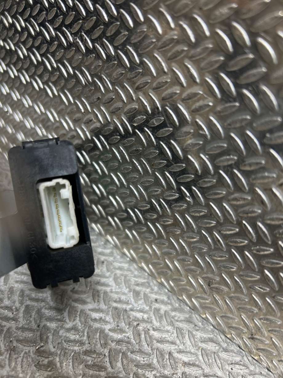 Styreenhet sentrallås til Toyota Prius 2004-2009 (Type II) (COMBI) (COMBI) (TOYOTA|8999147030|484110-10740|89991-47030)
