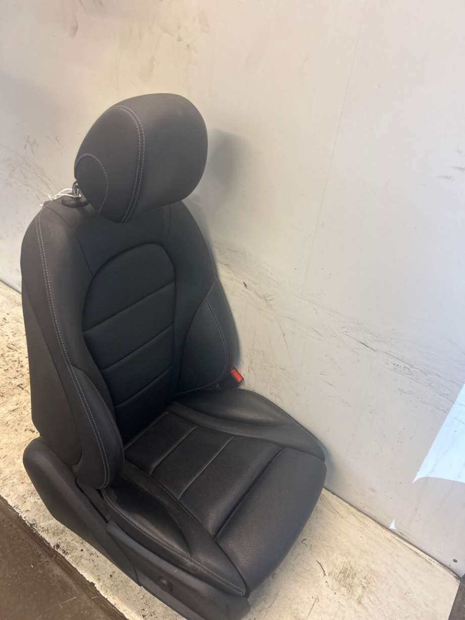 Sete foran høyre til Mercedes C-Klasse 2014-2018 (Fase 1) (W205) (W205) (MERCEDES|A0009109002|A2059108430|)