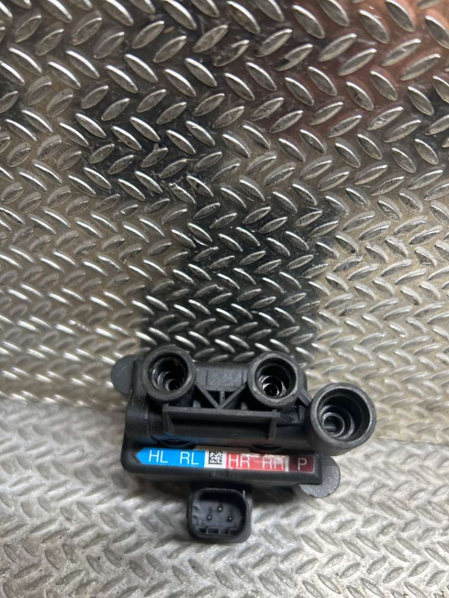 Kompressor nivå/luft til Mini One/Cooper 2014-->> (F54-57) (F54-57) (MINI|A2513200158|A 251 320 01 58)