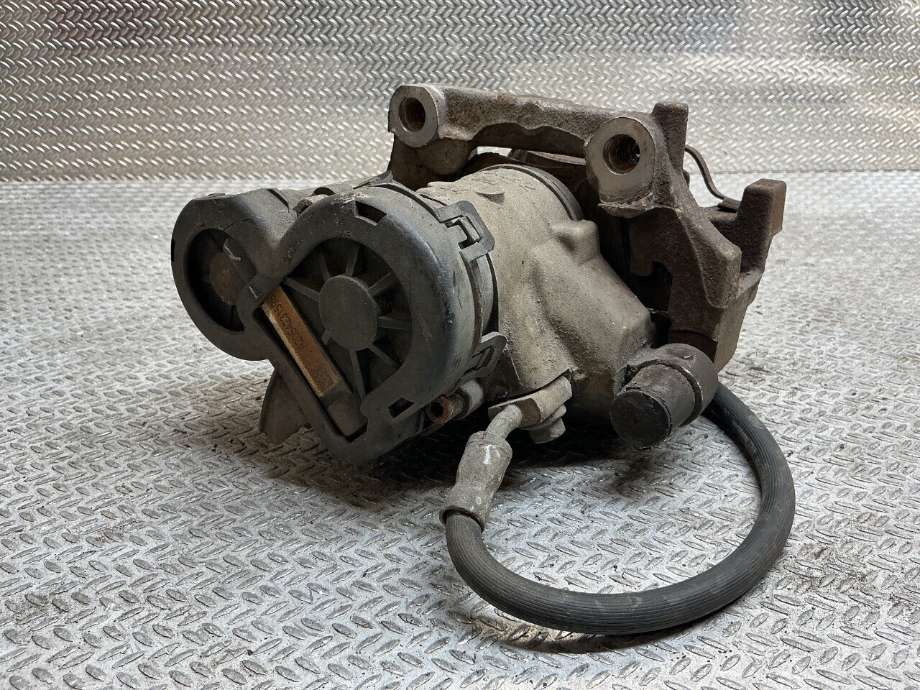 Bremsecaliper venstre bak til Mercedes C-Klasse 2014-2018 (Fase 1) (W205) (W205) (MERCEDES|A 205 423 03 81|)