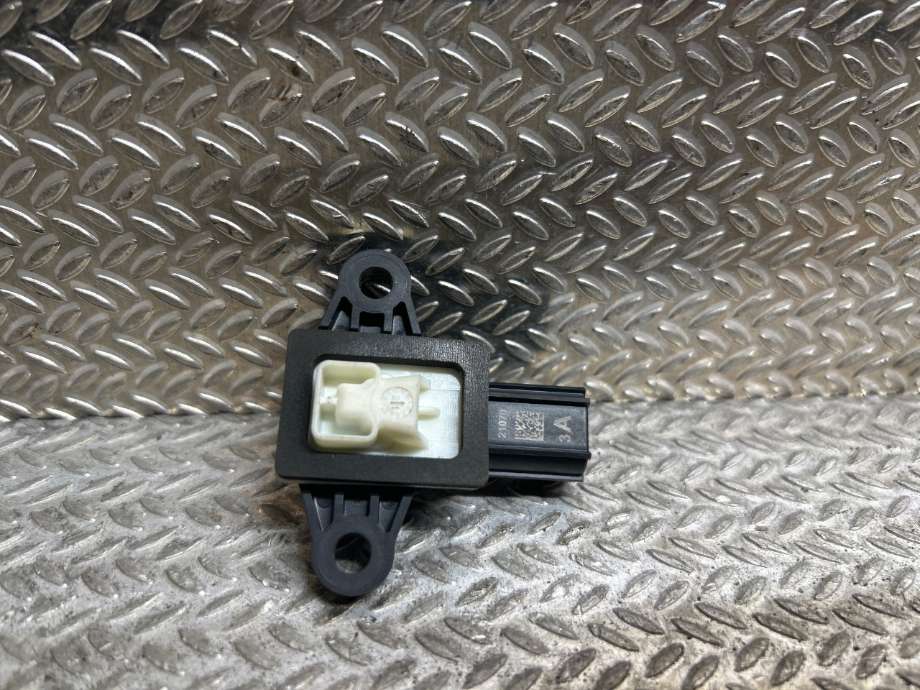 Airbag sensor høyre til Hyundai Ioniq 5 2021-->> (HYUNDAI|95930S1000|)