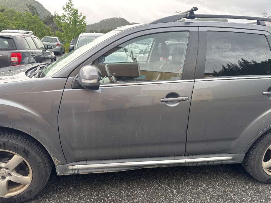 Dør venstre foran til Mitsubishi Outlander, 2010-2012 (Type II, Fase 2)  (MITSUBISHI|5700B395)
