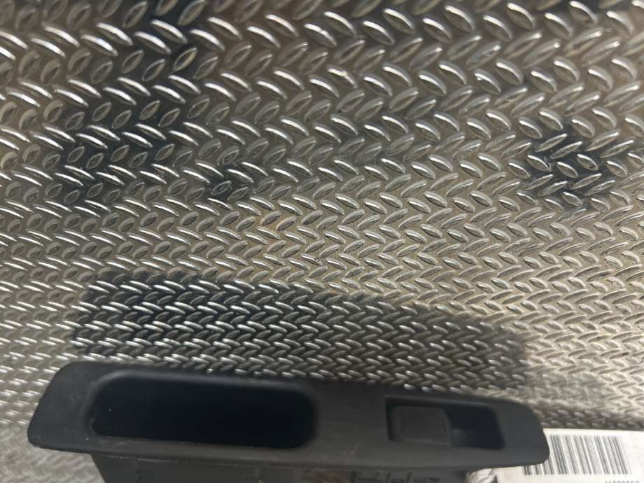 Bryter ruteheis til Nissan Qashqai, 2007-2010 (Type I, Fase 1)  (NISSAN|25411JD05A)