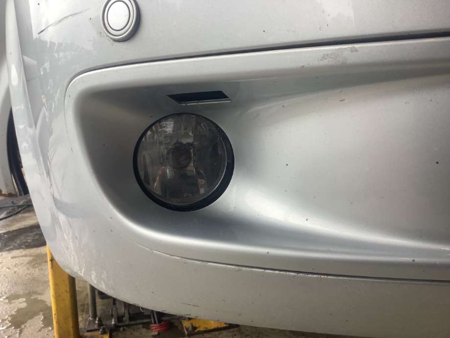 Tåkelykt høyre foran til VW Transporter / Caravelle, 2003-2009 (Fase 1) (T5) (T5) (VOLKSWAGEN|7H0 941 700 C)