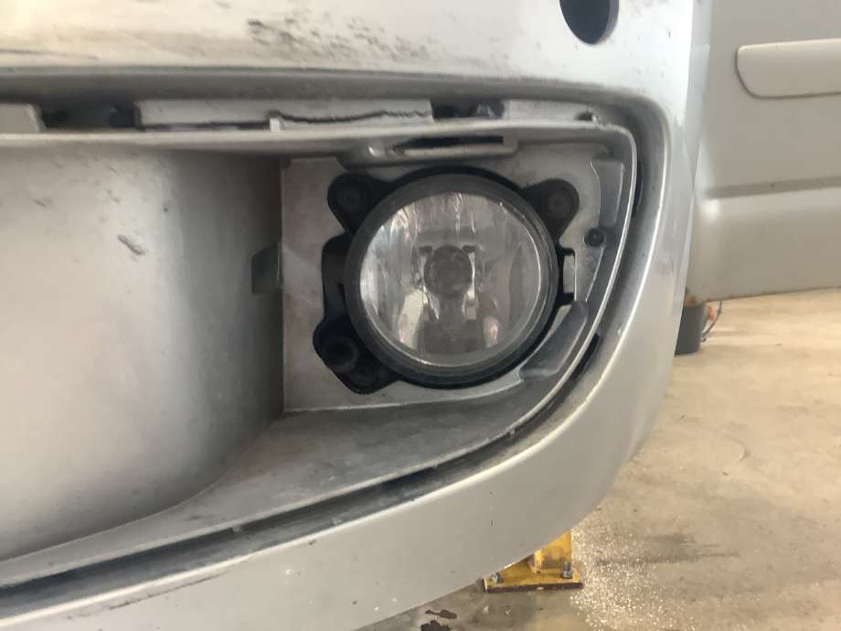 Tåkelykt venstre foran til VW Transporter / Caravelle, 2003-2009 (Fase 1) (T5) (T5) (VOLKSWAGEN|7H0 941 699 C)