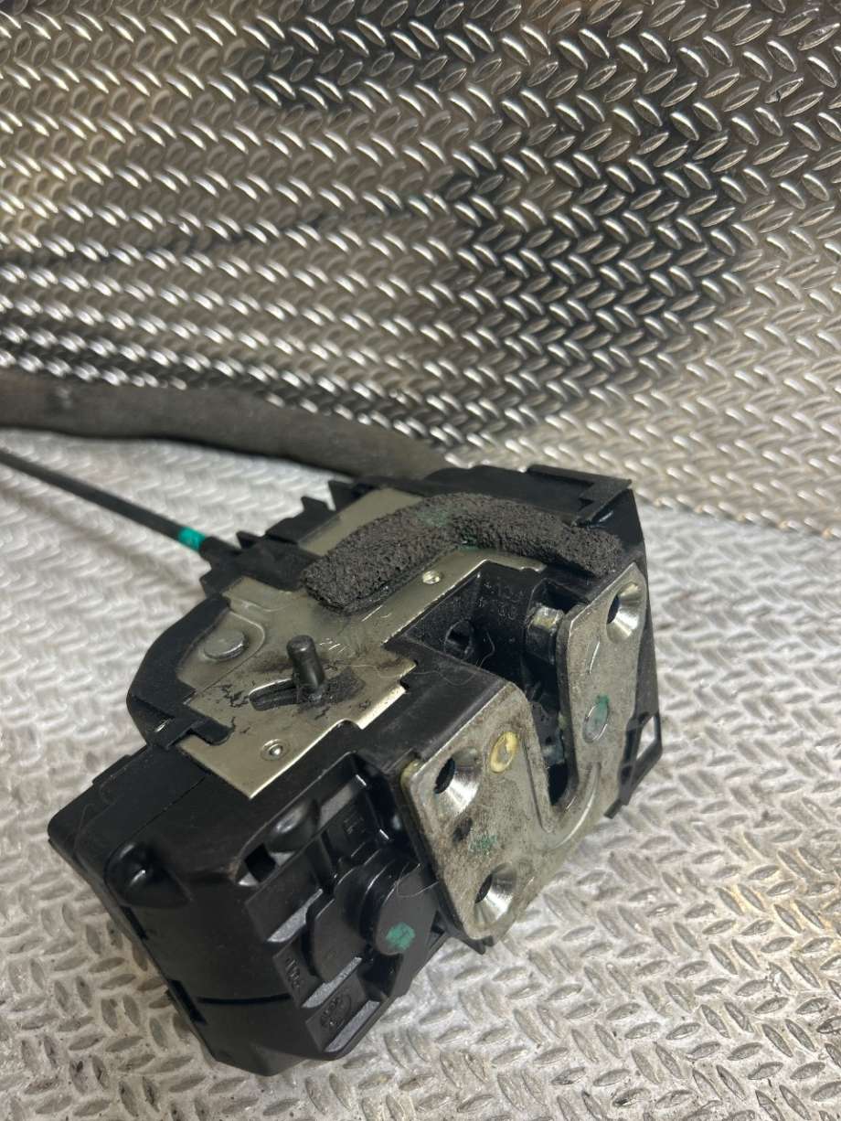 Låsekasse høyre til Nissan Qashqai 2007-2010 (Type I, Fase 1)  (NISSAN|82500JD90B|82500JD900|)