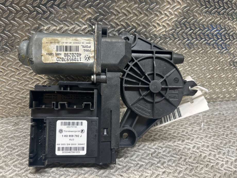 Ruteheis høyre til Škoda Octavia 2005-2008 (Type II, Fase 1)  (SKODA|1T0959702E|1T0 959 702 E|1T0959702D)