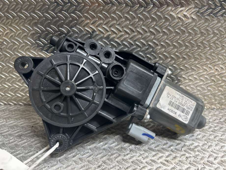 Ruteheis venstre til Hyundai i30 2007-2012 (Type I)  (HYUNDAI|824502R000|82450-2R000)