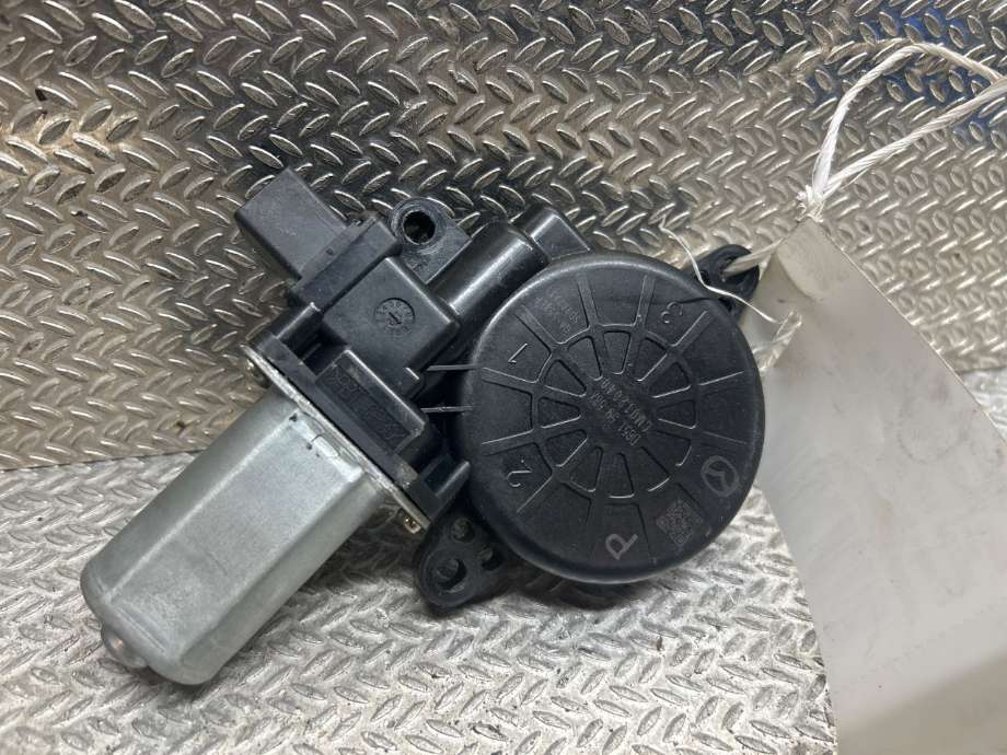 Ruteheis venstre til Mazda 6 2013-2015 (Type III, Fase 1)  (MAZDA|D6515958XB||D6515958XA)
