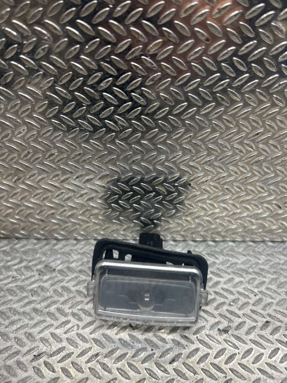 Skiltlys til Toyota Auris, 2015-2019 (Type II, Fase 2)  (TOYOTA|812700D120)