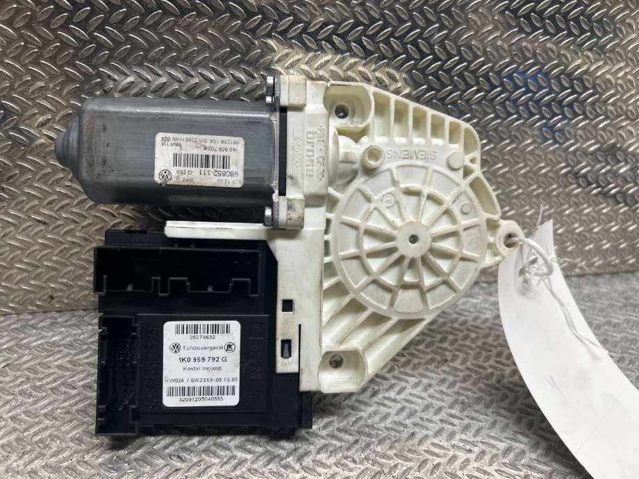 Ruteheis høyre til VW Passat 2005-2010 (B6) (B6) (VOLKSWAGEN|1K0959702L|980852111|1K0959702K)