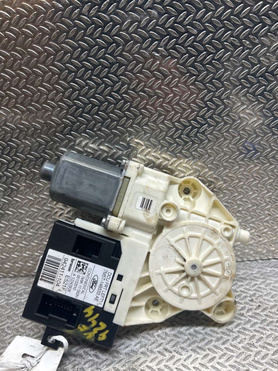 Ruteheis venstre til Ford Focus 2008-2010 (Type II, Fase 2) (FORD|1776003|1347885|994811101)