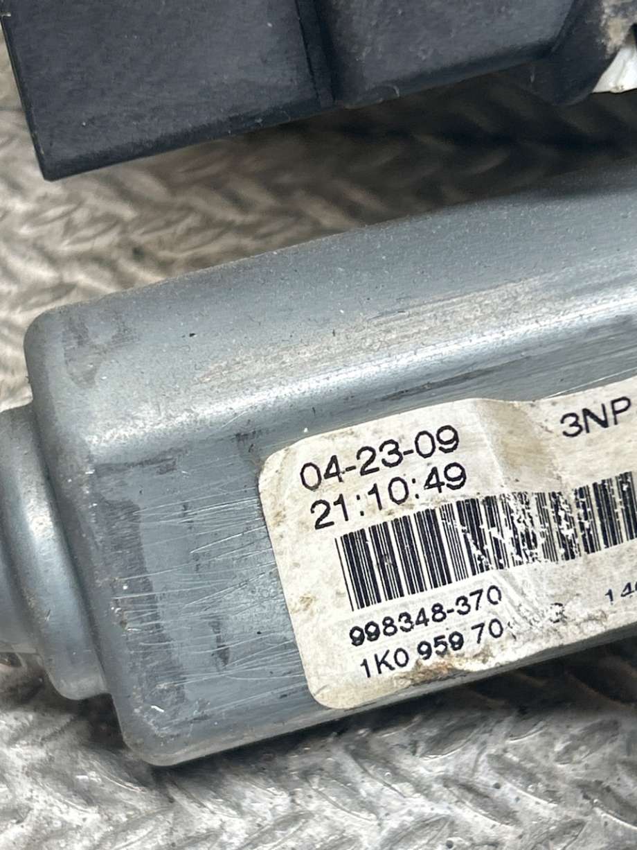Ruteheis høyre til VW Golf V, Combi 2003-2008  (VOLKSWAGEN|1K0959704AG|1K0 959 704 AG)